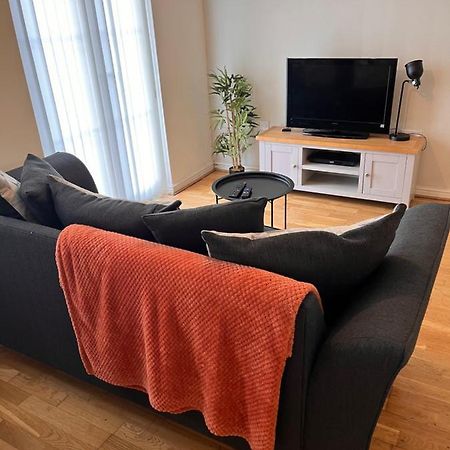 At Home In The City Serviced Apartments Newport Exterior photo