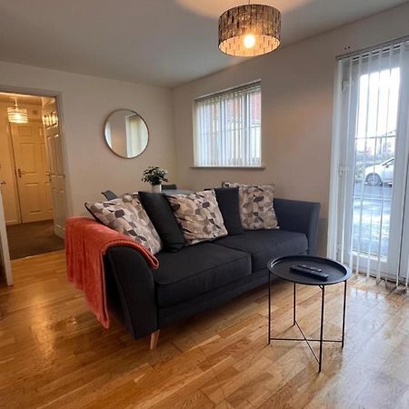 At Home In The City Serviced Apartments Newport Exterior photo