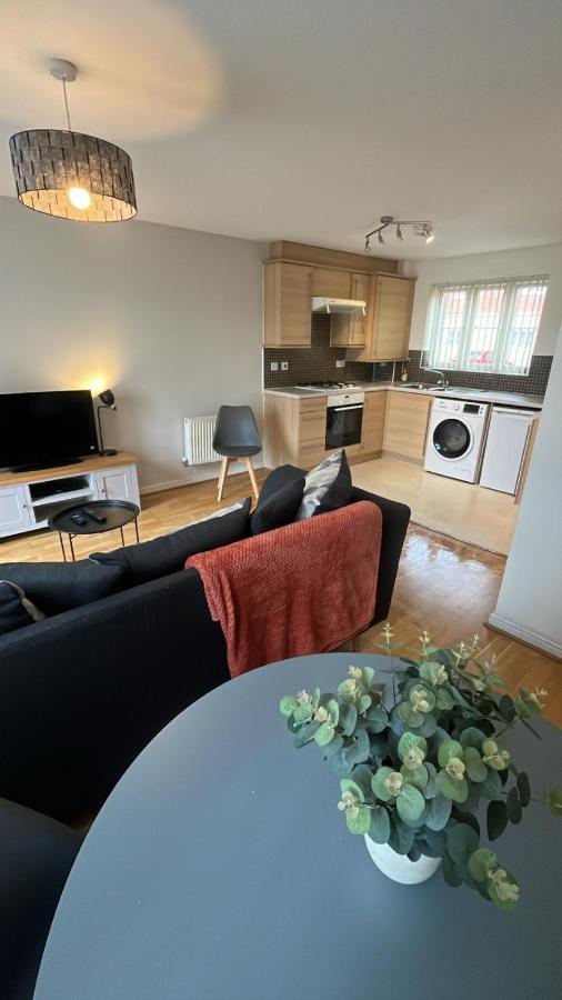 At Home In The City Serviced Apartments Newport Exterior photo