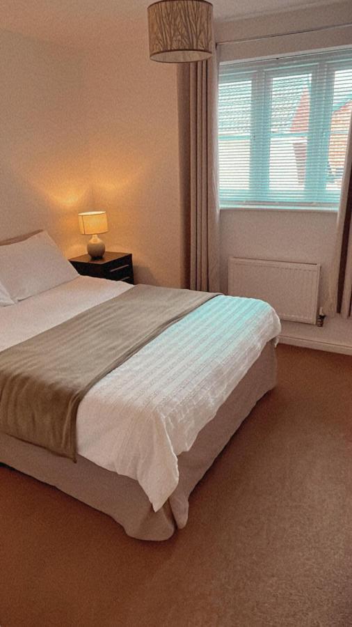 At Home In The City Serviced Apartments Newport Exterior photo