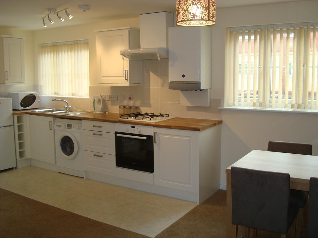 At Home In The City Serviced Apartments Newport Exterior photo